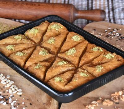 Baklavas Side - Deserts in Pan Pastry Wholesale, Desserts Wholesale, Desserts in Pan, Family Desserts, Sirup Desserts, Desserts in Bowl, Atomic Desserts, Pastry, Cakes