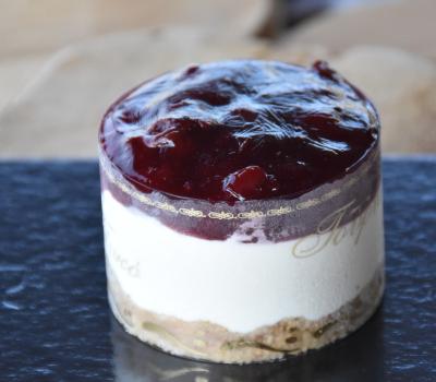 Cheese Cake - Πάστα Γλυκά Χονδρική, Γλυκά Ταψιού, Γλυκά Οικογενειακά, Γλυκά Σιροπιαστά, Γλυκά Σε Μπώλ, Γλυκά Τυλιχτά, Ατομικά Γλυκά, Πάστες, Τούρτες, Εργαστήριο Ζαχαροπλαστικής, Ρεβανί Βεροίας, Καρυδόπιτα