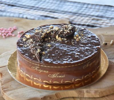Ferrero – Cakes Pastry Wholesale, Desserts Wholesale, Desserts in Pan, Family Desserts, Sirup Desserts, Desserts in Bowl, Atomic Desserts, Pastry, Cakes