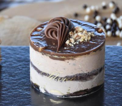 Ferrero – Πάστα Γλυκά Χονδρική, Γλυκά Ταψιού, Γλυκά Οικογενειακά, Γλυκά Σιροπιαστά, Γλυκά Σε Μπώλ, Γλυκά Τυλιχτά, Ατομικά Γλυκά, Πάστες, Τούρτες, Εργαστήριο Ζαχαροπλαστικής, Ρεβανί Βεροίας, Καρυδόπιτα