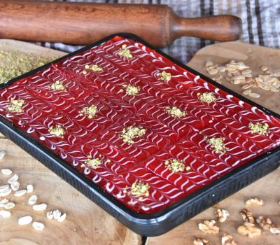 Koskeri Strawberry - Deserts in Pan Pastry Wholesale, Desserts Wholesale, Desserts in Pan, Family Desserts, Sirup Desserts, Desserts in Bowl, Atomic Desserts, Pastry, Cakes